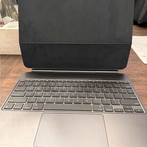 Apple Magic Keyboard for IPad Pro 13” (M4/M5)